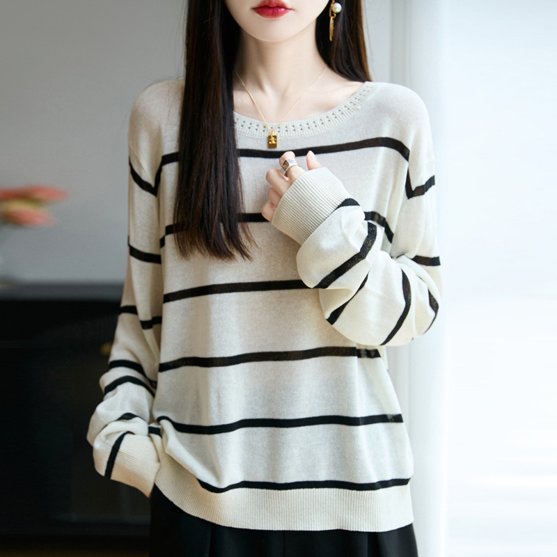 秋新款精纺羊毛圆领针织衫长袖毛衣女拼色条纹镂空打底衫上衣|undefined