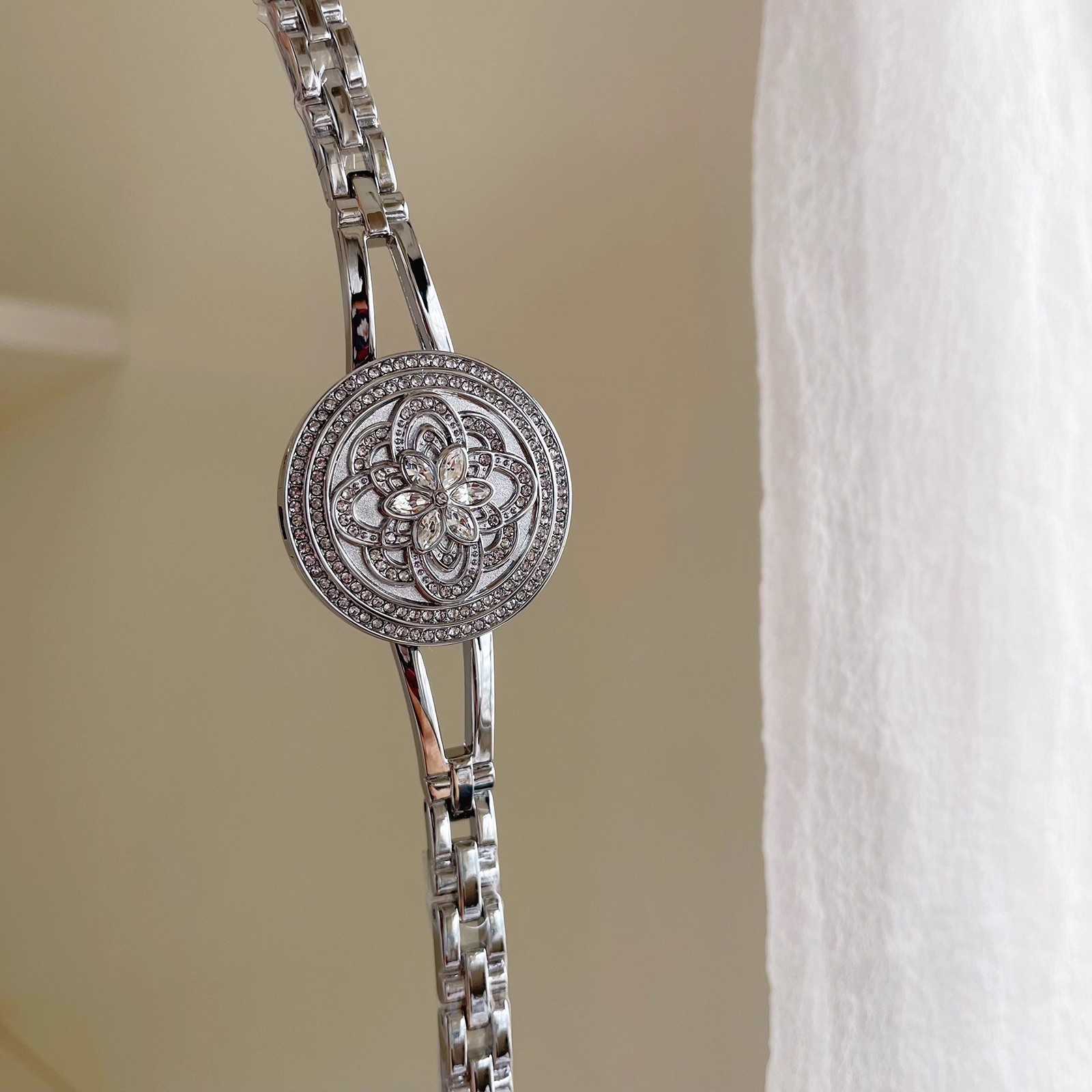 Bs New Hot-Selling Watch Manufacturer Direct Sales Foreign Trade Chain Watch Pocket Watch Flip Full Diamond Women's Watch Drop Shipping Fa1618