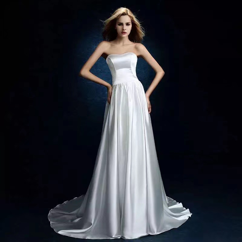 Amazon Comercio exterior sin tirantes sexy satén suave simple una línea de vestido de novia marfil vestido de novia