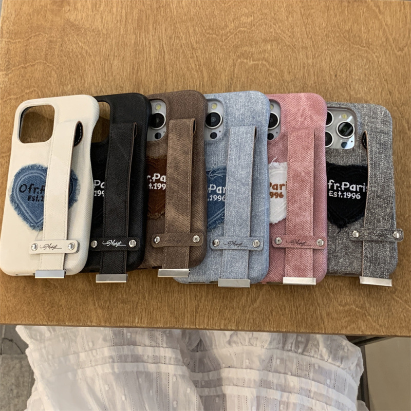 Apple 17/16/15Pro Embroidered Retro Heart Mobile Phone Case Suitable for iPhone 14/13 Simple Denim Wristband
