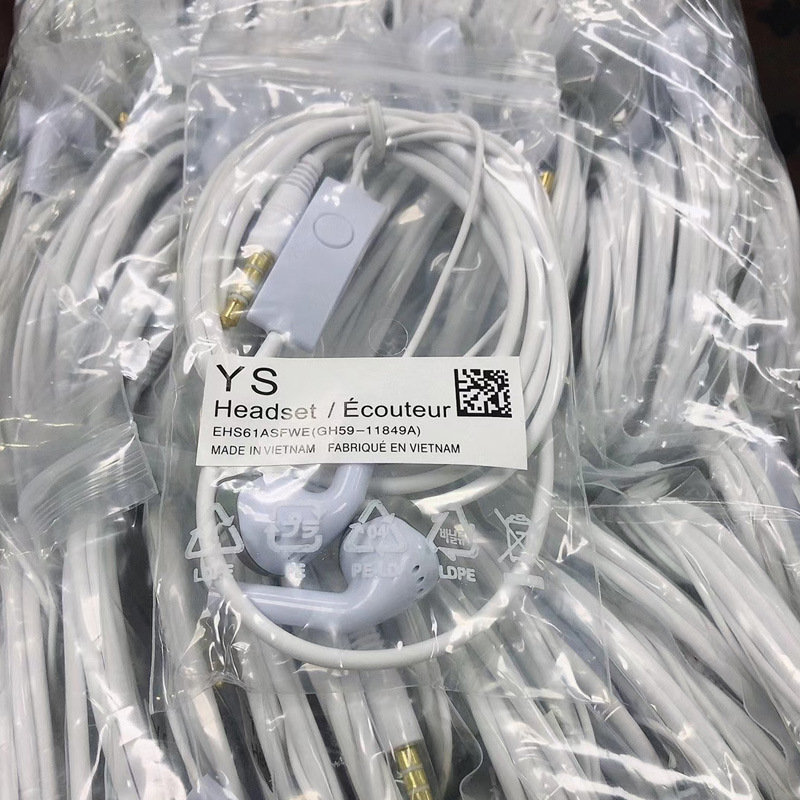 Applicable to Samsung s5830 earplug wire-controlled call headset C550 Android in-ear headset with microphone Applicable to Samsung s5830 earplug wire-controlled call headset C550 Android in-ear headset with microphone