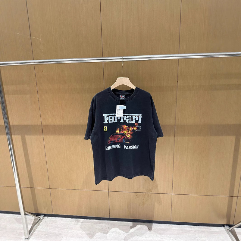 American Retro Ferrari F40 Flame Sports Car Print Washed and Distressed Loose Casual Vtg Short-Sleeved T-Shirt