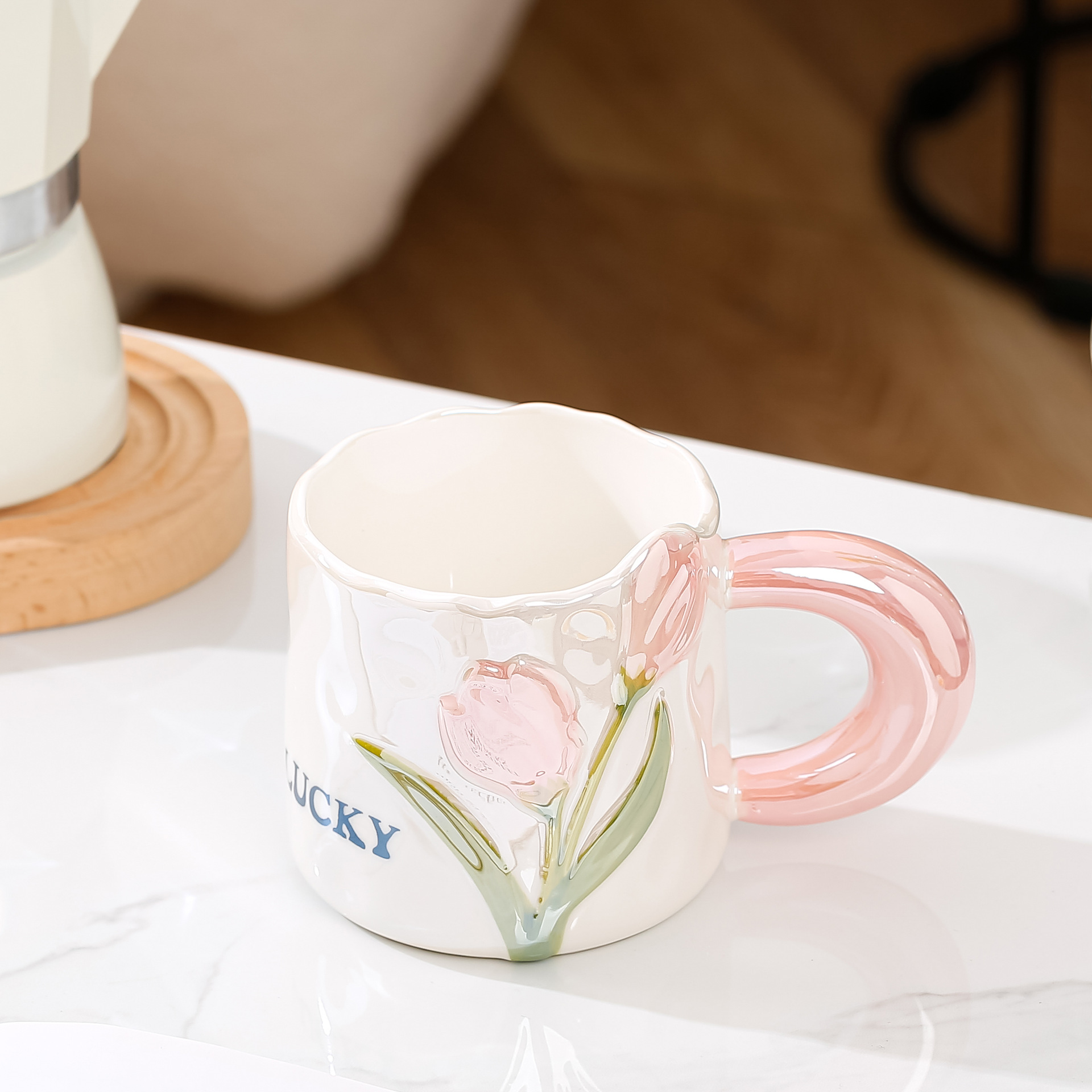 Elegant Flower Ceramics Mug display picture 3