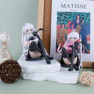 Pvc Yuanzhong Qiongmei Sitting Suitcase Holding Rabbit Two-Dimensional Peripheral Animation Figures Car Chassis Cake Ornaments