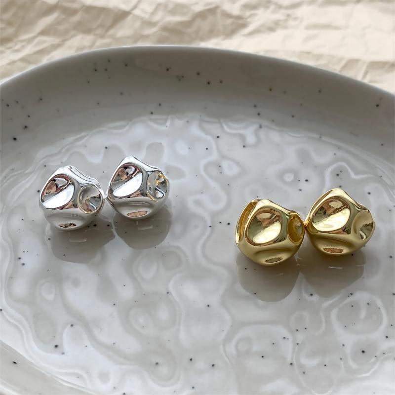 Pendientes de botón asimétricos esféricos oreja femenina piercing oreja hebilla versátil simple elegante pendientes pequeños pendientes de diseño de alto grado