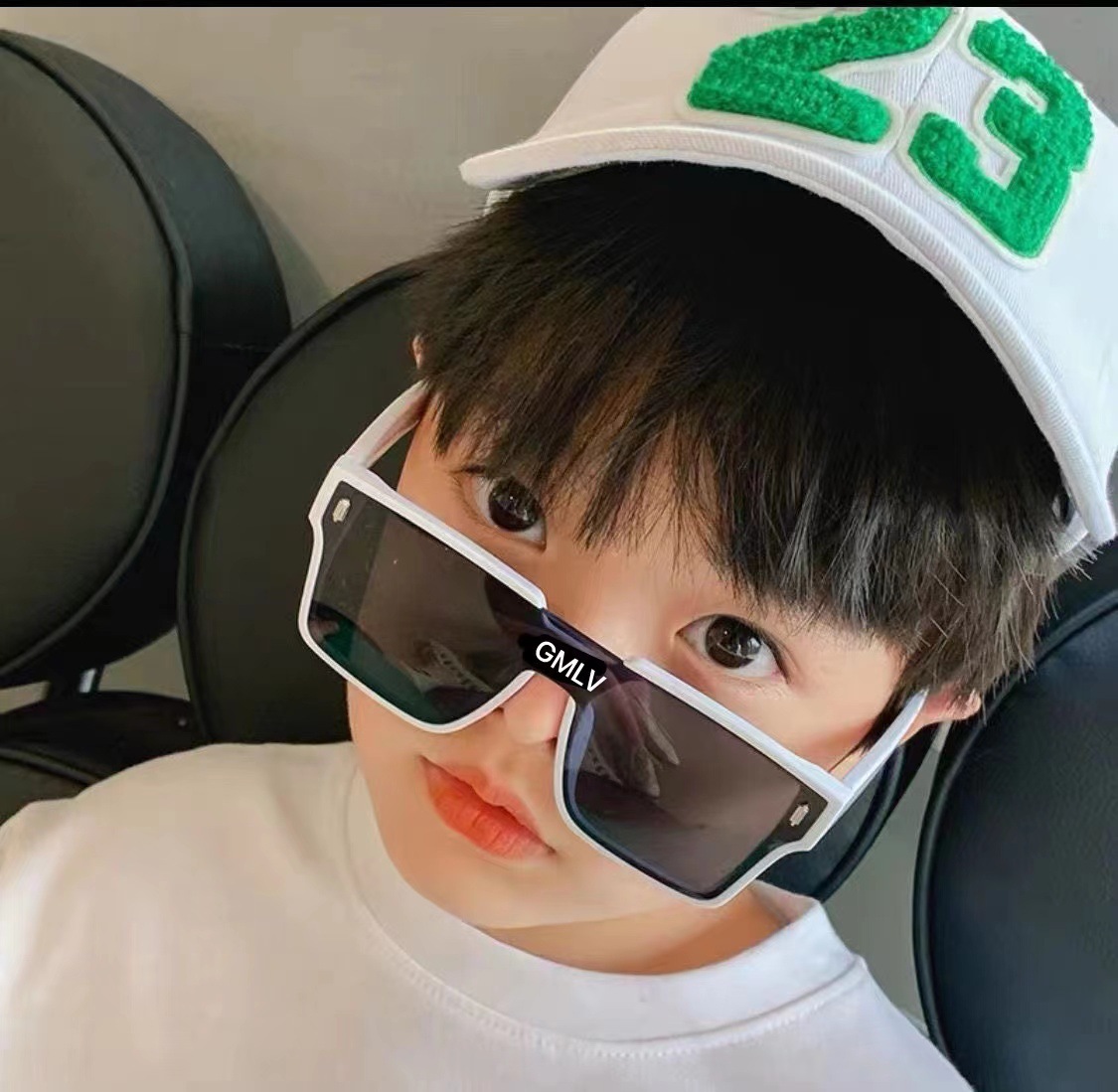 New Korean-style fashionable retro children's sunglasses, one-piece large frame, Instagram-inspired style, beige studs, personalized simple and comfortable sunglasses