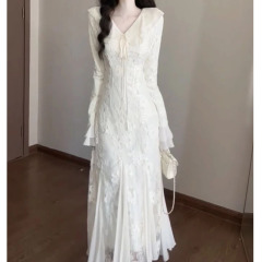 【油画栀子】气质温柔风杏色长袖连衣裙秋季新款超仙鱼尾裙2025女