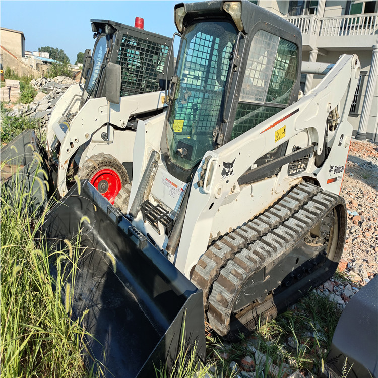 出售山猫T770滑移机 履带式 久保田大概率发动机 配置各种属具