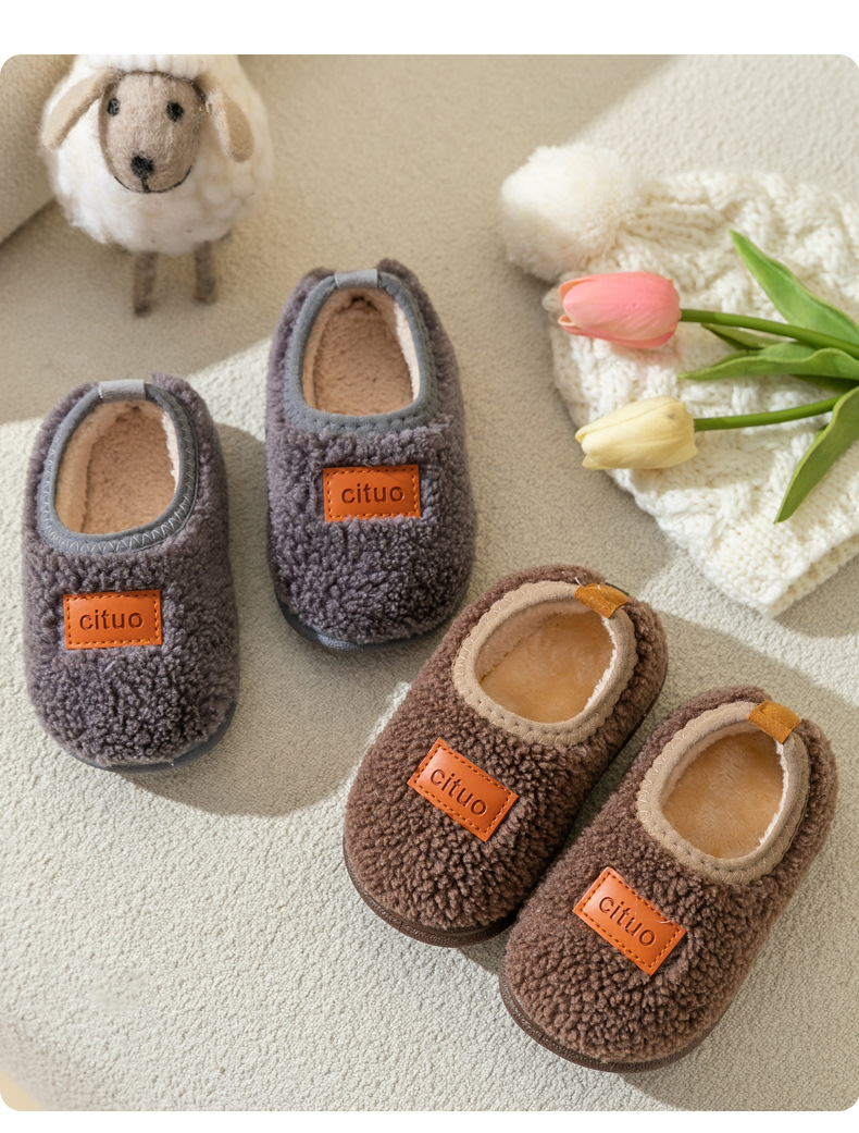 Kid's Basic Solid Color Round Toe Plush Slippers display picture 5