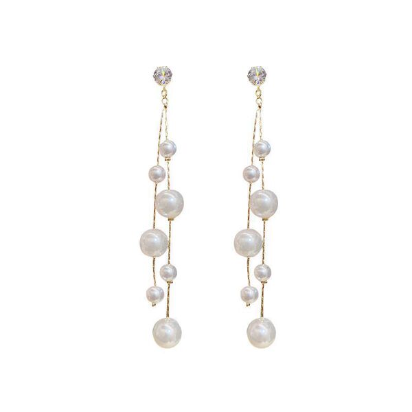elegant fashionable earrings pearl