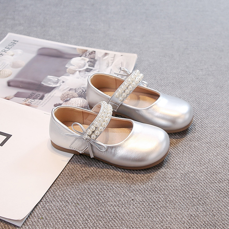 Niñas Mary Zapatos de cuero 2025 nuevos niños primavera y otoño arco suave zapatos de perlas de estilo extranjero zapatos de princesa image 7