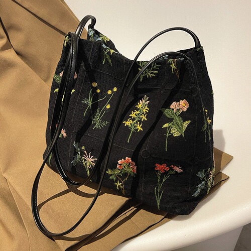 High-end black large-capacity embroidered canvas bag for women 2024 spring and summer new casual street shoulder commuting bag
