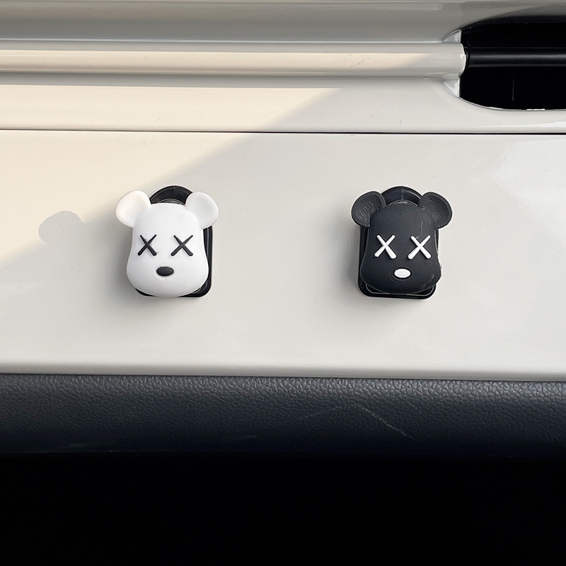 Gancho de automóvil de la disposición frontal multifuncional creativo de automóvil pegado pequeño gancho de automóvil de decoración de automóviles para mujeres