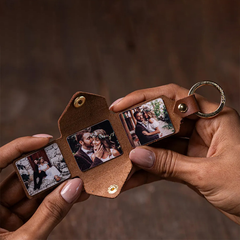 Cross-Border Same Style Folding Photo Keychain Personalized Engraved Photo Color Printed Photo Small Leather Bag Keychain Pendant