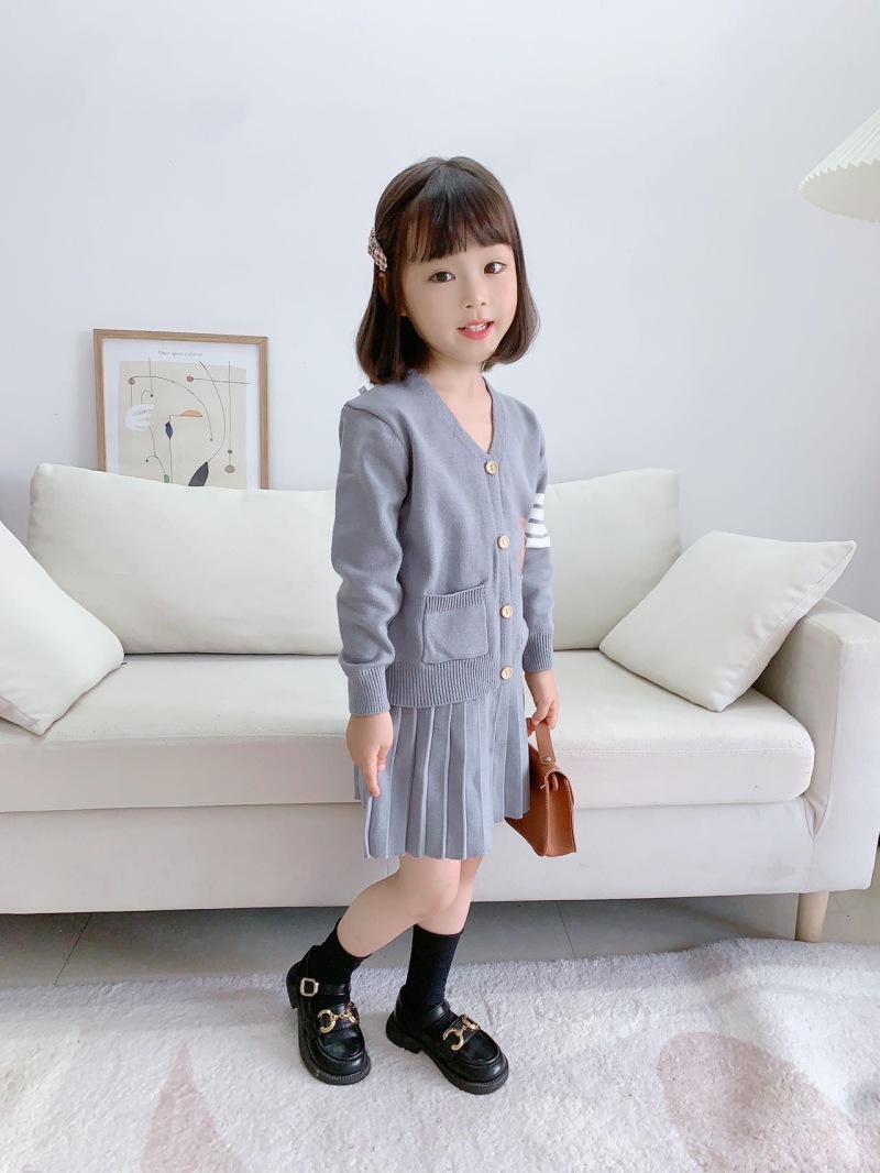 Set maglione da ragazza 2023 Autunno/Inverno Nuova edizione coreana Academy Gonna lavorata a maglia uniforme per bambina in stile occidentale_voghion.com