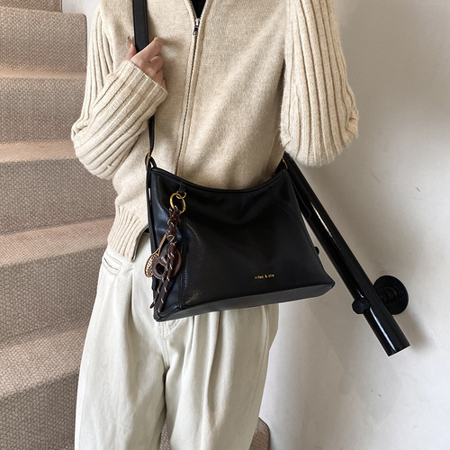 Commuting Retro Maillard Large Capacity Bag Women's 2024 New Autumn and Winter Versatile Shoulder Messenger Bag Tote Bag