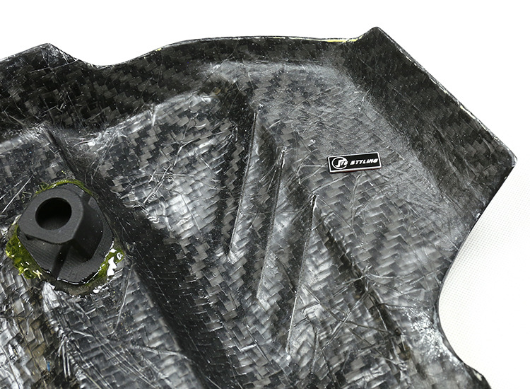 Suitable for BMW F10M5/F06/F12/F13 M6 modified dry carbon fiber engine cover hood