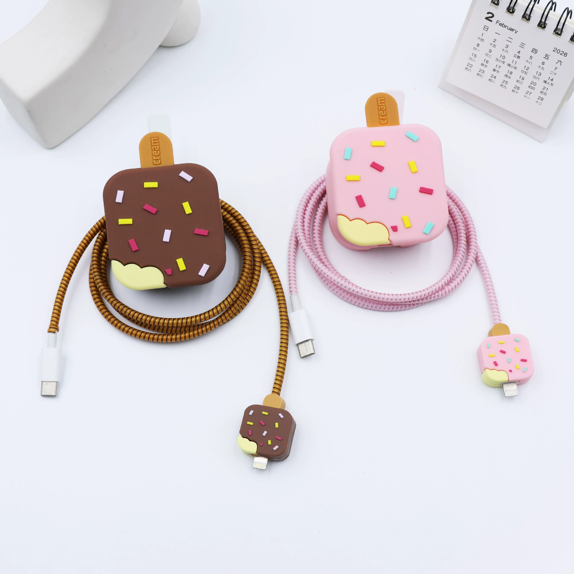 Защитный чехол для электроприбора для мороженого подходит для трехконтактного защитного чехла для зарядной головки британского стандарта мощностью 25 Вт, чтобы предотвратить повреждение линии.