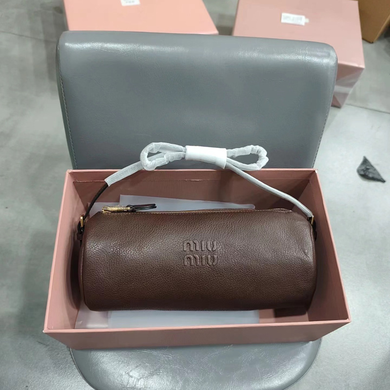 miu缪新款笔筒包复古简约手拎女包百搭时尚单肩轻便笔袋包腋下包|undefined
