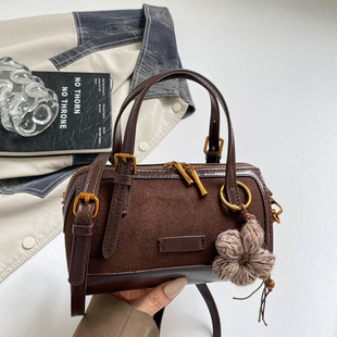 �r�����͹�ĥɰƤ��ʿ�DС��Ů�߼��В�������С���μ�б���