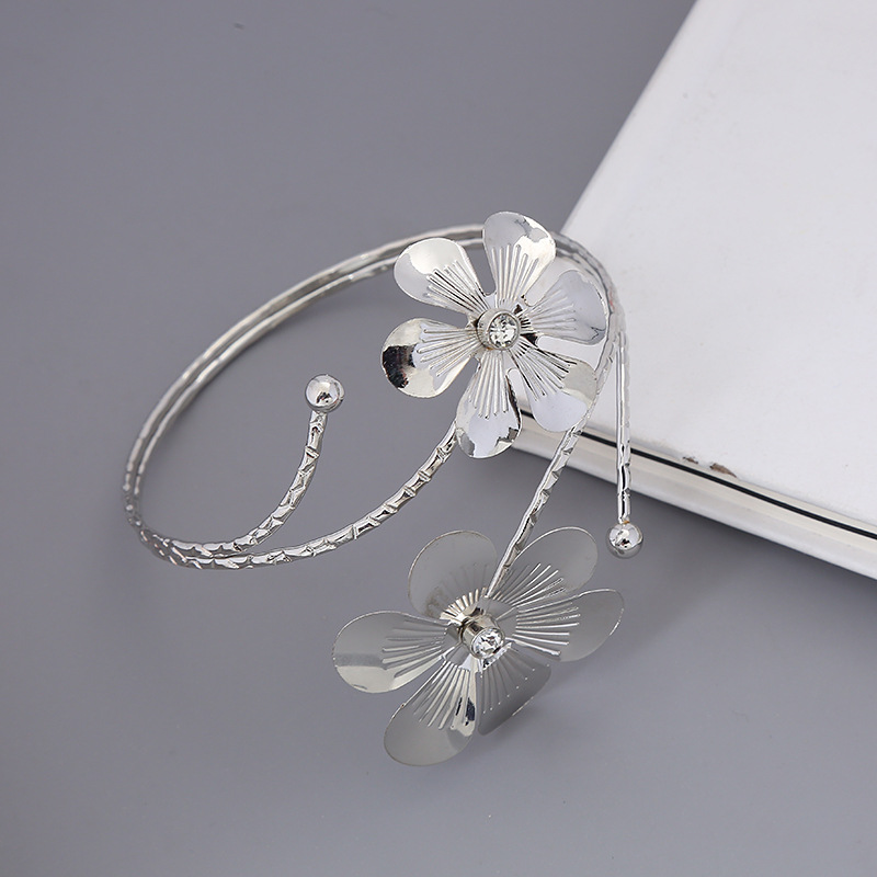 Fashion New Jewelry Bracelet Exaggerated Metal Flower Arm Ring Diamond Open Arm Bracelet display picture 4