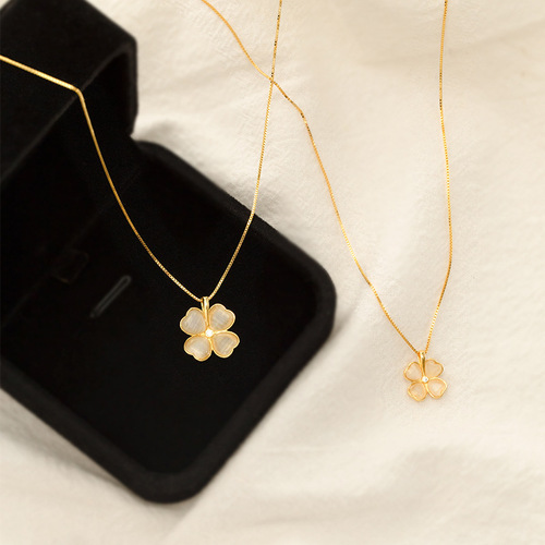 Under the banyan tree S925 silver Korea Dongdaemun cat's eye necklace exquisite four-leaf clover shape simple temperament clavicle chain