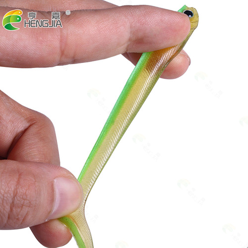 HENGJIA recommends two-color slit soft bait 8.5CM2.6G plastic soft bait bionic lure bait