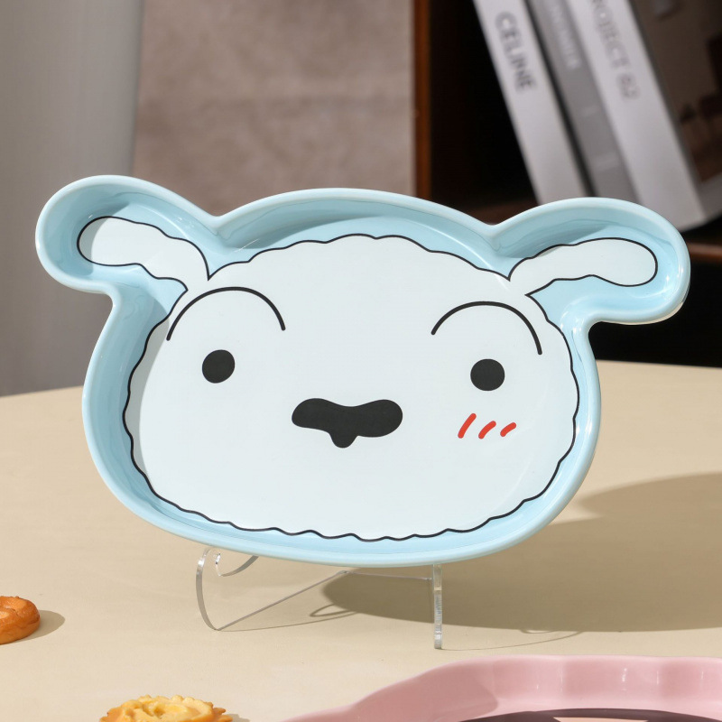Crayón pequeño nuevo encantador plato de cerámica cubiertos domésticos dibujos animados nuevos plato de porcelana de arroz personal creativo y atractivo