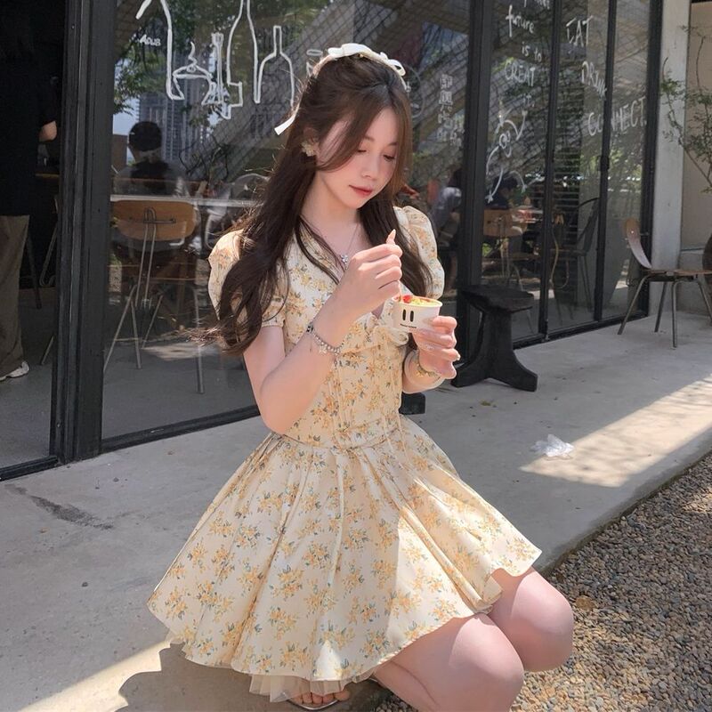 Super good-looking cute floral dress 2025 new elegant women's spring wear French age-reducing waist ins