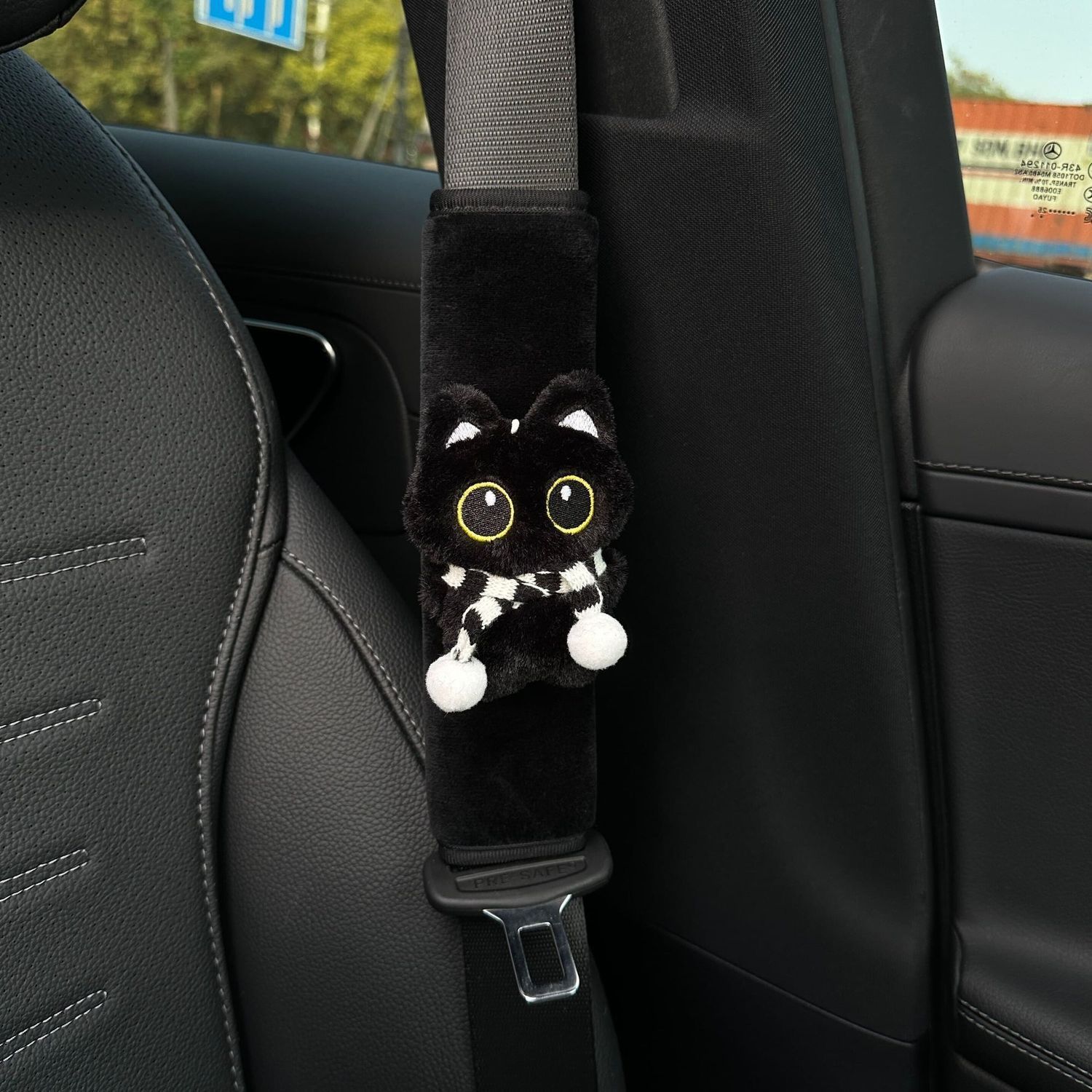 Car seatbelt shoulder pad protective cover decoration, universal for all seasons, creative cute little black cat, car interior accessories for women