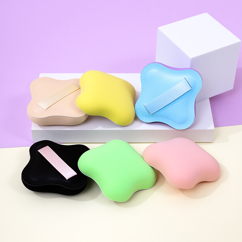Puff de algodón de azúcar de trébol de cuatro hojas personalizado de fábrica súper suave y grueso esponja de maquillaje sin látex cojín de aire huevo de belleza al por mayor