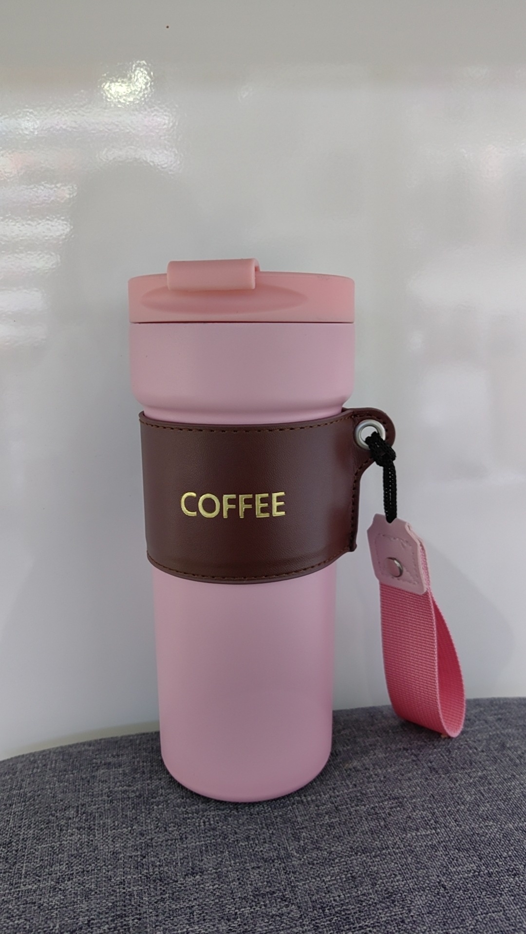 Taza taza de café de viaje de moda de aislamiento frío taza de vacío portátil de moda de alto aspecto