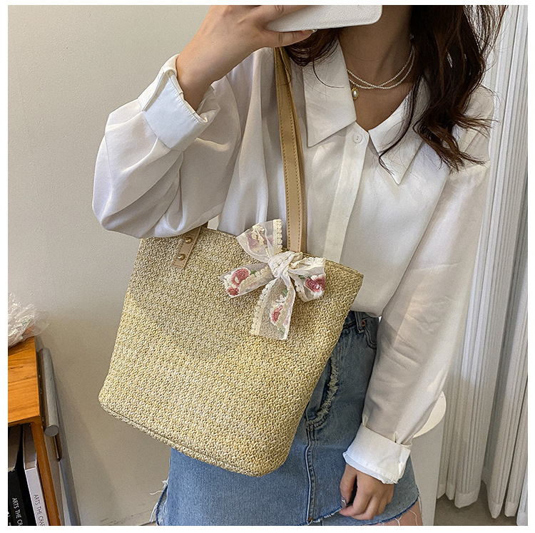 Women's Medium Straw Solid Color Vacation Beach Weave Bucket Zipper Bucket Bag display picture 12