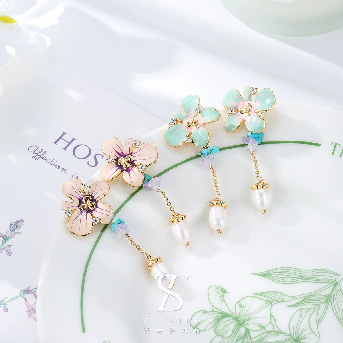 Милые свежие маленькие сережки, серебряная игла, стиль легкой роскоши, стиль Chanel, проба золото 750, проба серебра 925
