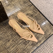 ���߸���ˮ̨һ�֎���ЬŮ2024���ļ��¿�͸��ˮ���ָ��⴩��ЬŮ