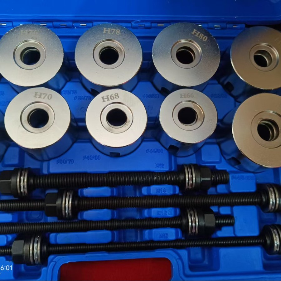 Herramienta de reemplazo de funda de goma general para automóvil al por mayor 27 juegos de bujes de brazo oscilante inferior para eje trasero