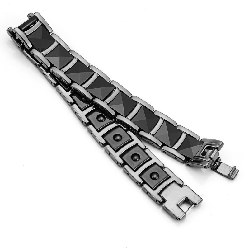 Joyería europea y americana de acero inoxidable con cerámica negro pirámide forma niños imán pulsera simple joyería al por mayor