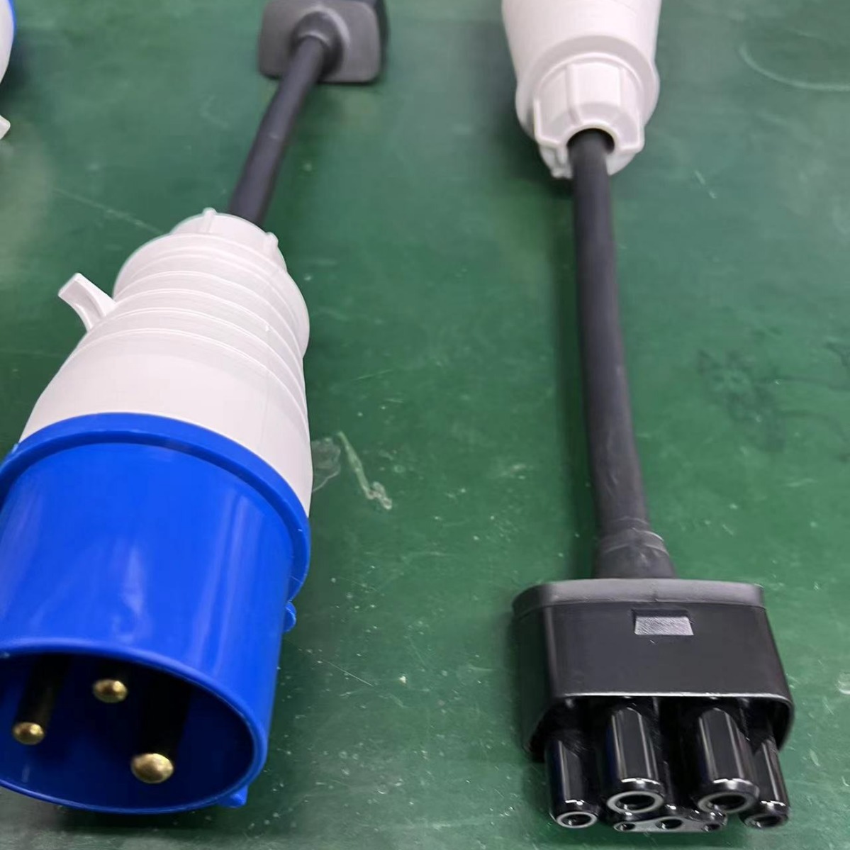 IEC 32A adapter欧标特斯拉转接线特斯拉随车充转接头32A充电
