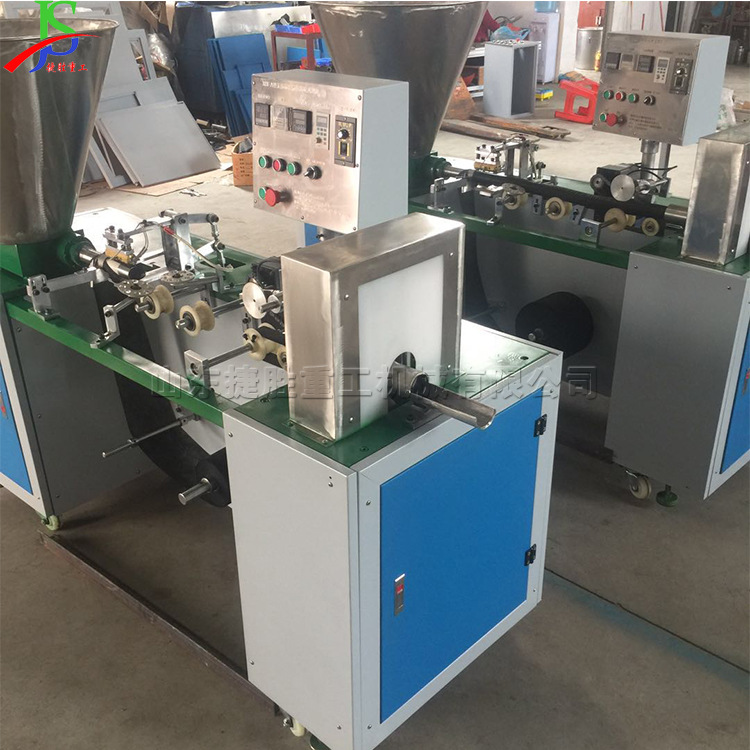 Máquina formadora de bloques de nutrición no tejida máquina automática de briquetas de plántulas base ligera bolsa de malla horizontal que hace el equipo