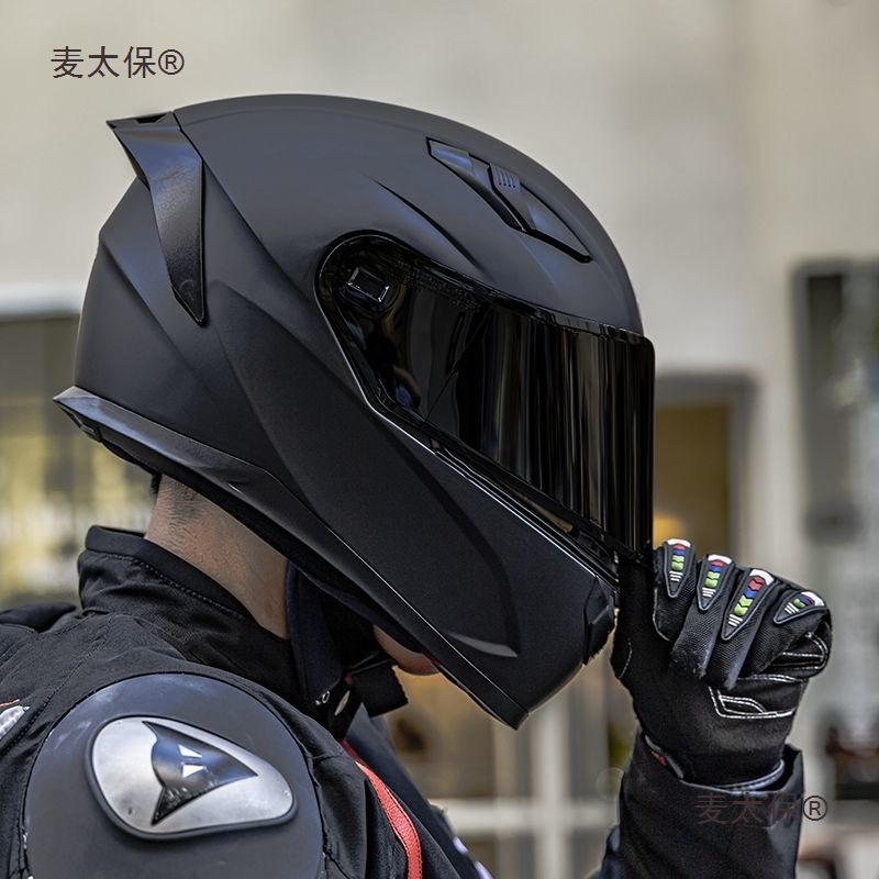HNJ Motorcycle Helmet High-Value Couple Safety Helmet Four Seasons Bluetooth Full Helmet