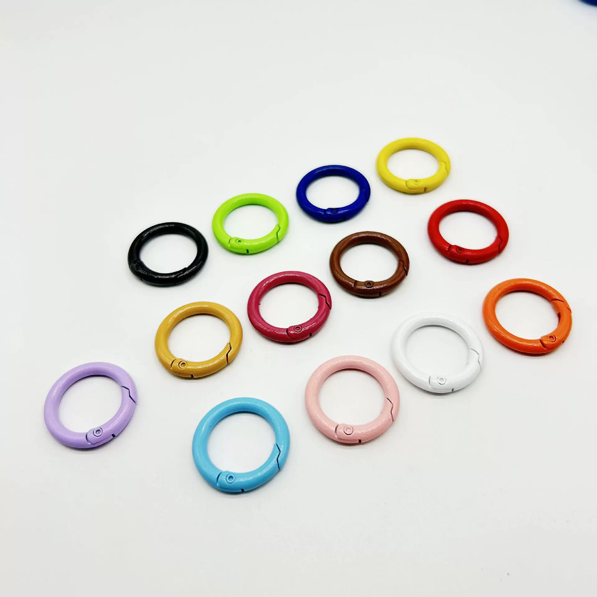 现货烤漆弹簧圈23mm彩色弹簧扣活动开口圈 箱包挂饰五金配件