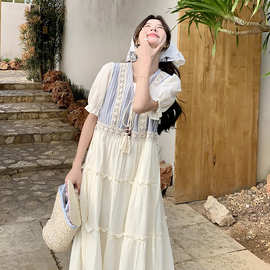 米白色蕾丝拼接假两件连衣裙女2024年夏季新款设计感独特时尚裙子