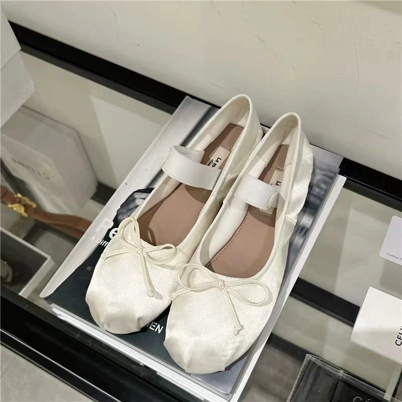 Плоская подошва розовые балетные одиночные сказочные туфли 2024 новая весна лето ретро атласные серебряные туфли Мэри Джейн