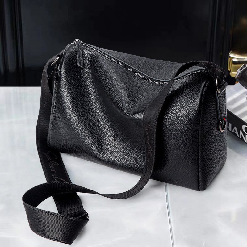 First Layer of Cowhide Single Shoulder Diagonal Pillow Bag Casual Bag