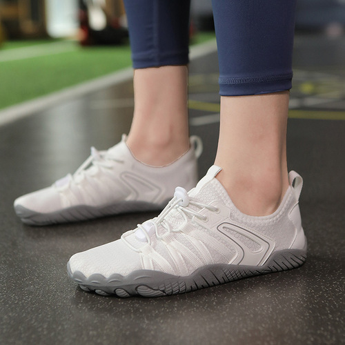 Indoor fitness yoga shoes, sports anti-slip jump rope, dance-specific soft soles, shock absorption, silent women's dance barefoot barefoot.
