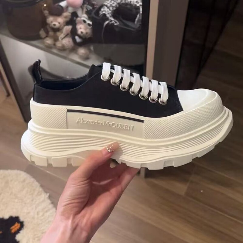 Original Alexander Mcqueen Thick-Soled Canvas Shoes for Men and Women, Casual White Shoes, Couple Style, Height-Increasing Casual Shoes Original Alexander Mcqueen Thick-Soled Canvas Shoes for Men and Women, Casual White Shoes, Couple Style, Height-Increasing Casual Shoes