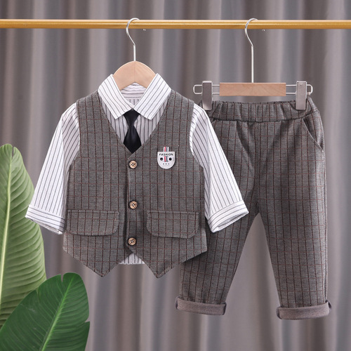 A stylish children's plaid vest three-piece set for boys, new autumn fashion, trendy and cool.
