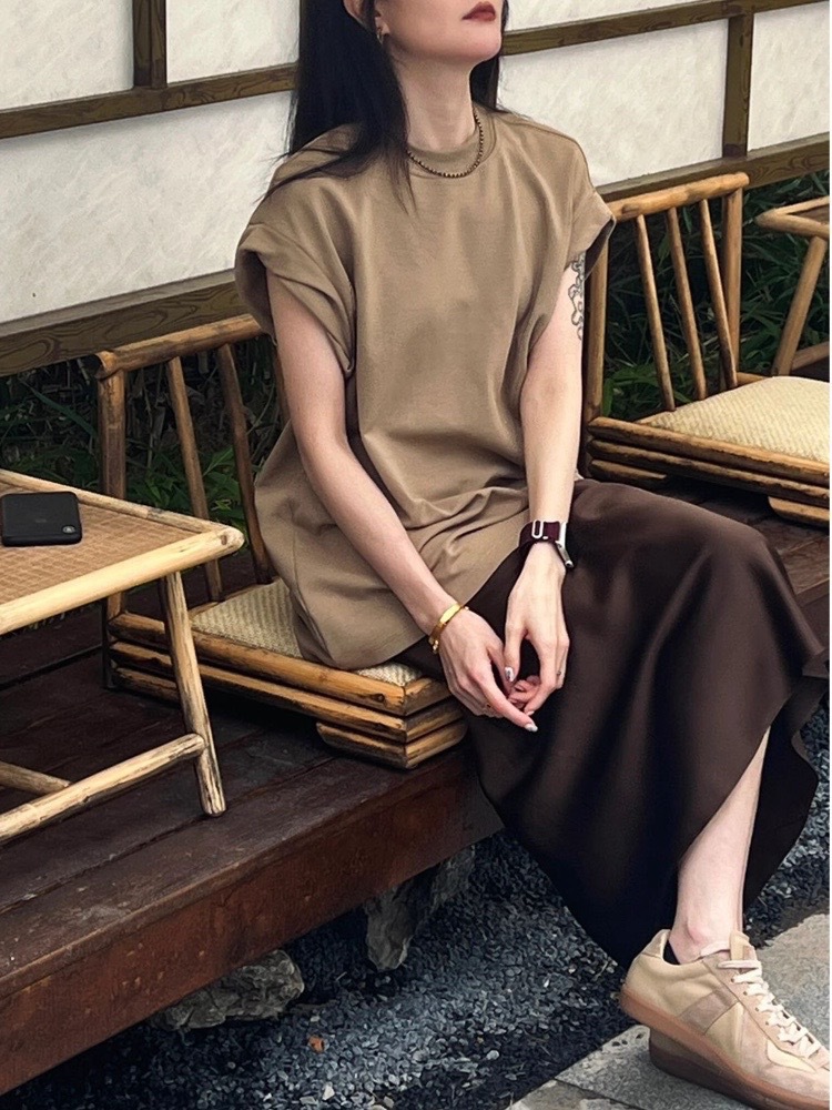 2025年春夏新作トップス ブラック カジュアル 万能 おしゃれ トレンド 着痩せ効果 ルーズフィット 半袖Tシャツ