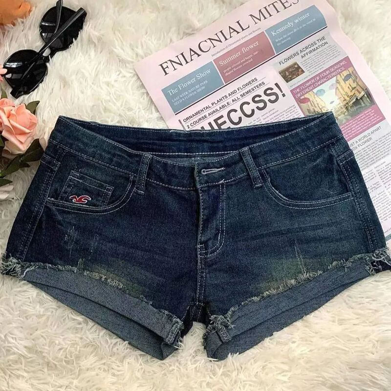 Retro Design Curled Jeans for Women in Summer, Sexy Low-Waisted Super Shorts, Tight-Fitting Hip-Hugging Hot Pants Retro Design Curled Jeans for Women in Summer, Sexy Low-Waisted Super Shorts, Tight-Fitting Hip-Hugging Hot Pants