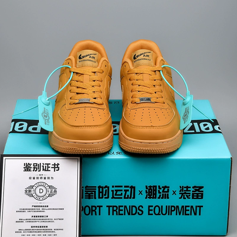 Classic sneakers for men and women, sports shoes, fashionable white shoes, universal footwear